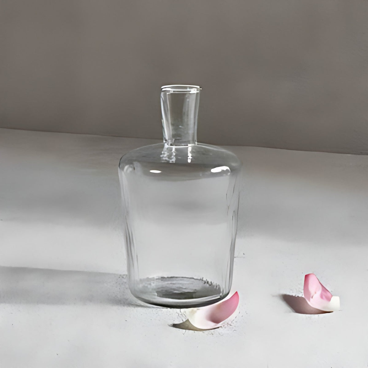 Euforia Vidriosa Clear Glass Decanter by Kazuri, photo 4 of 4