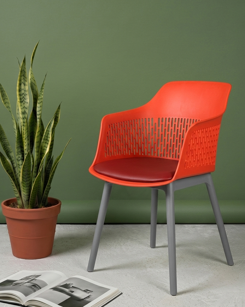 Rosete Chair with Seat